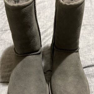UGG gray Suede Boots